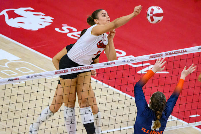 09_Bekka Allick_VB vs Illinois 1112